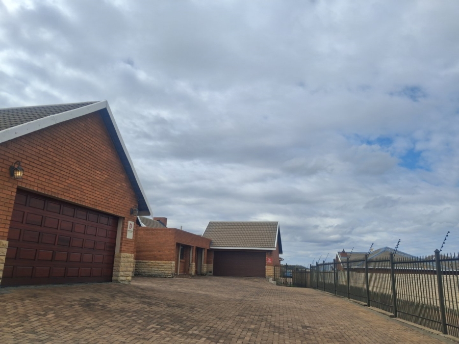 To Let 3 Bedroom Property for Rent in Hillside Free State